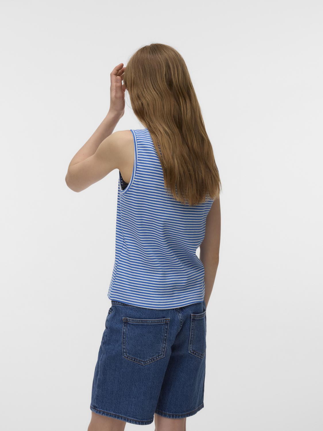 model_shot-back